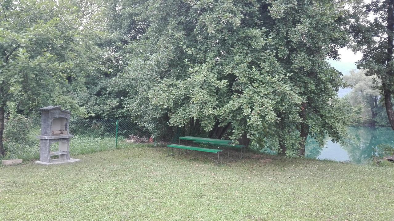 Una Si Lohovo Exterior foto